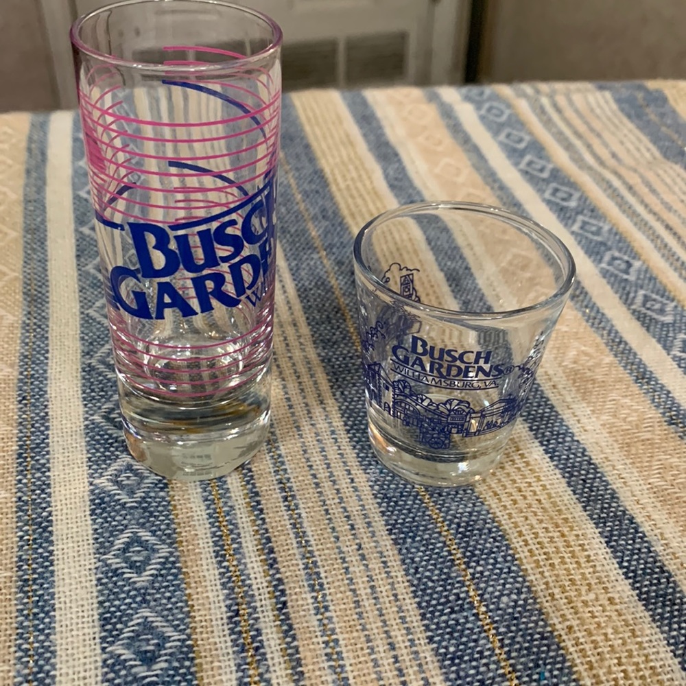 2 Busch‎ Gardens Willamsburg Vintage Shot Glasses Retro 80s
